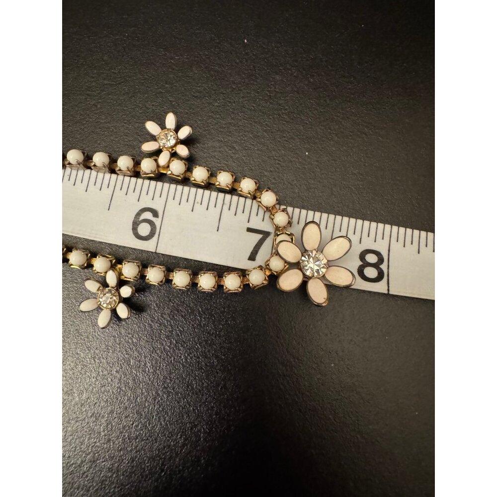 Vintage Gold-Tone White Daisy Flower Necklace With Rhinestone Accents Retro Char - Picture 9 of 10